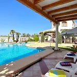 De Charme Avec Piscine Privee Face A La Дения