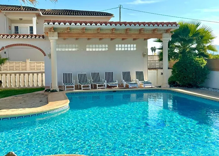 别墅 De Charme Avec Piscine Privee Face A La *