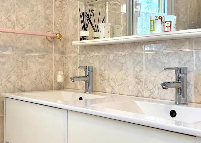 De Charme Avec Piscine Privee Face A La